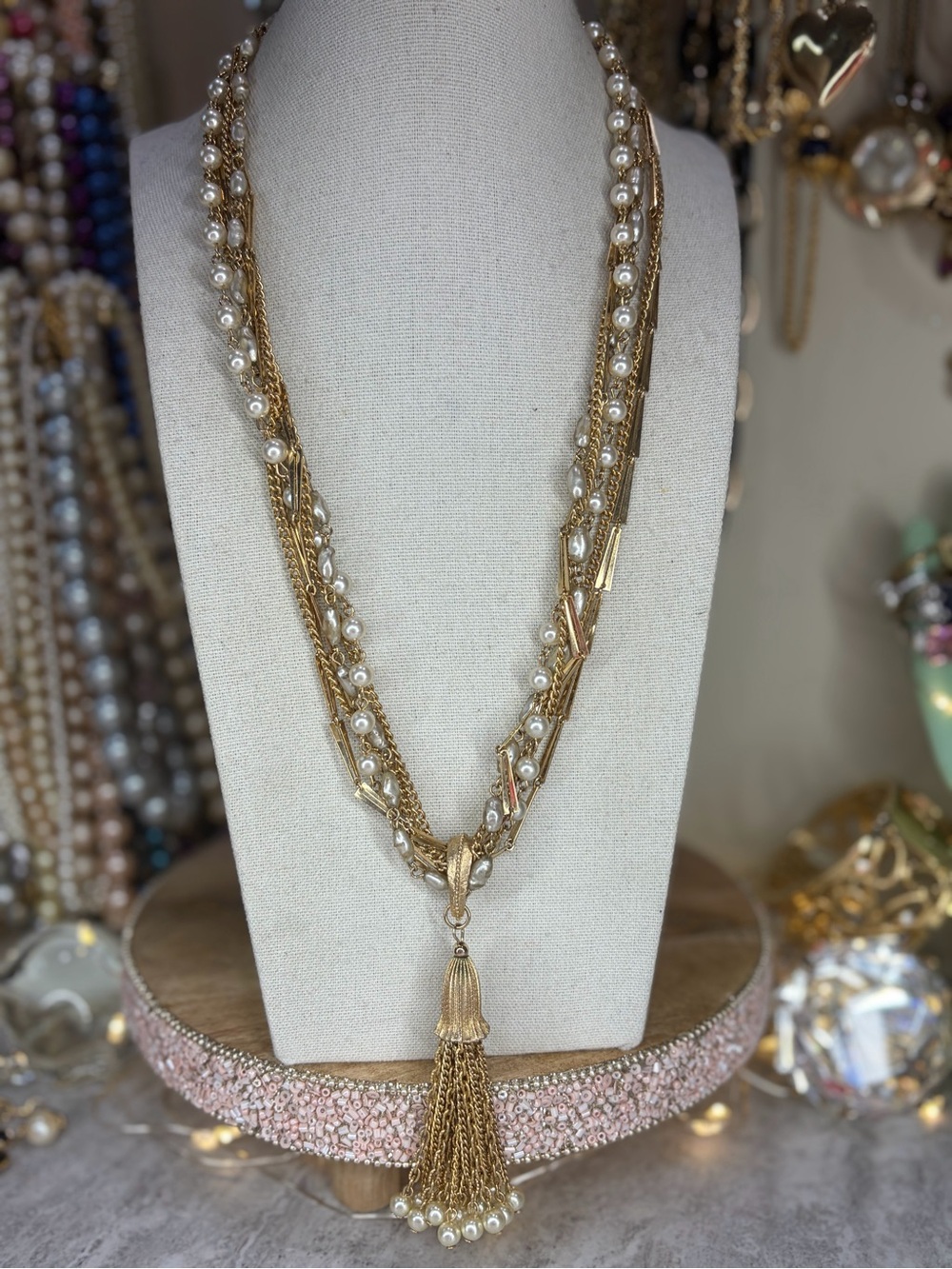 Vintage Kramer New York Necklace Gold Tone Tassel Faux Pearl Chain Jewelry